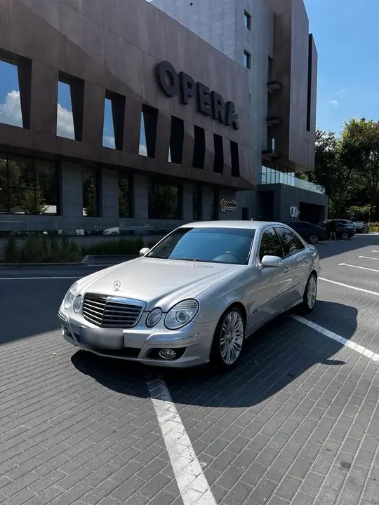 Mercedes-Benz E