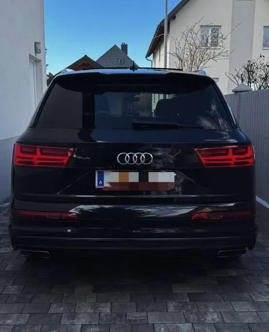 Audi Q7 2015 photo 2