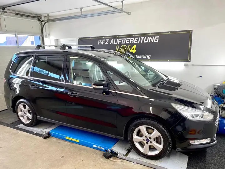 Ford Galaxy 2017 photo 2