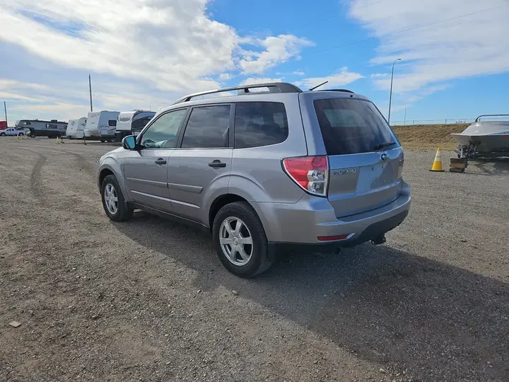 Subaru Forester 2010 photo 3