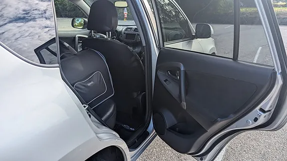 Toyota Rav4 2012 photo 3