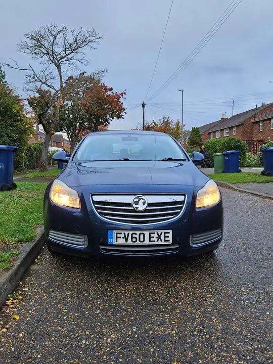 Vauxhall Insignia 2010 photo 3