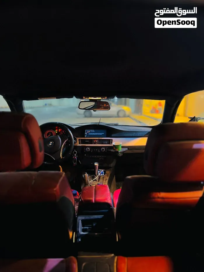 BMW 3 Series 2011 photo 2