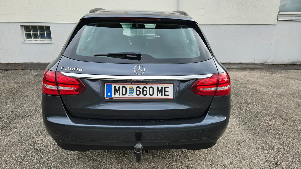 Mercedes-Benz C-Class 2016 photo 3