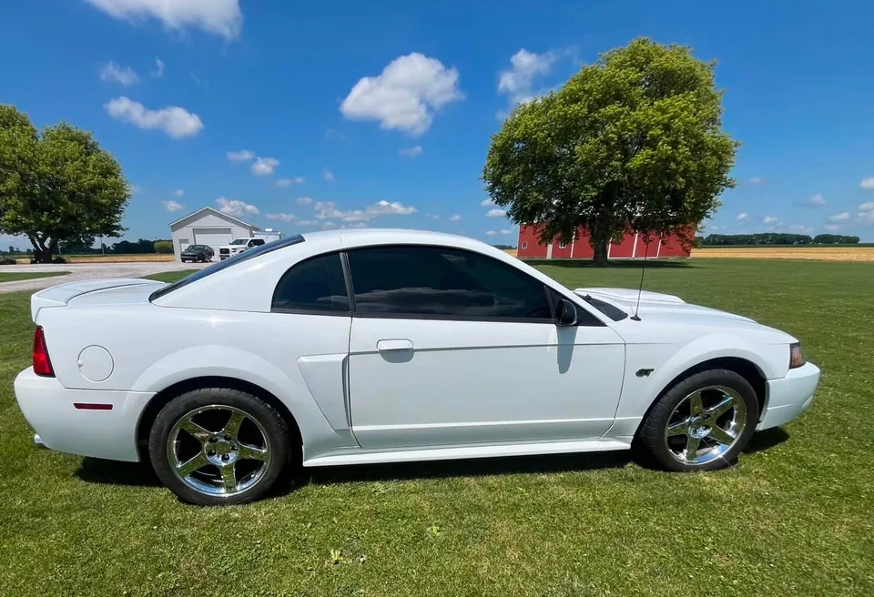 Ford Mustang Gt 2002 photo 3