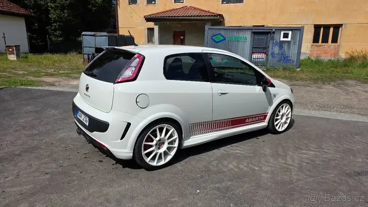 Fiat Punto Evo 2011 photo 4