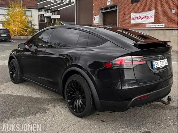Tesla Model X 2017 photo 5