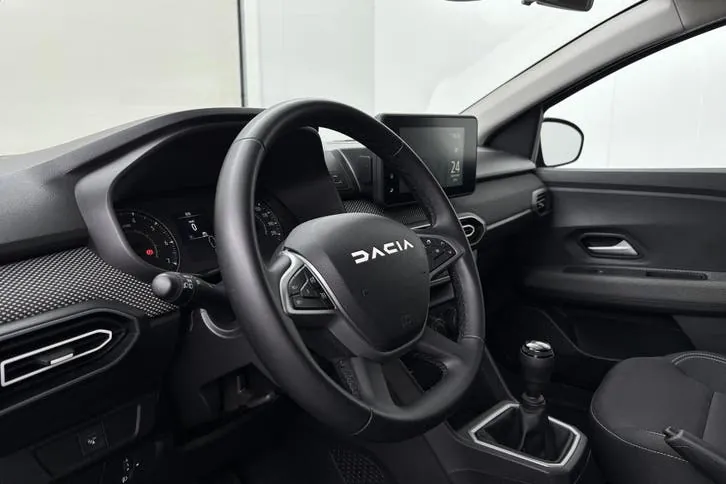 Dacia Duster 2024 photo 2