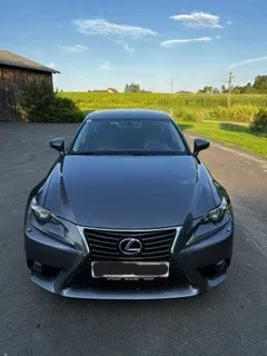 Lexus Is 300H 2014 photo 3