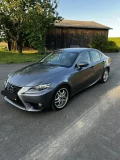 Lexus Is 300H 2014 photo 2