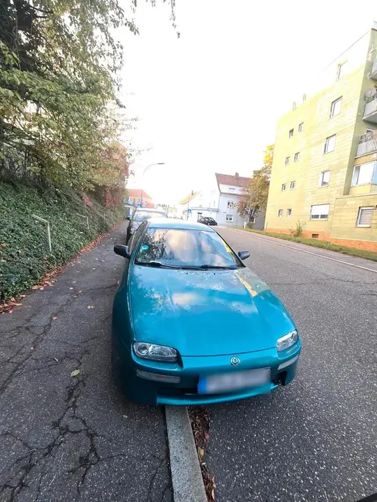 Mazda 323F