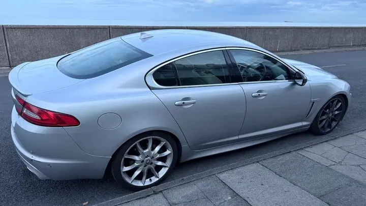 Jaguar Xf 2013 photo 3