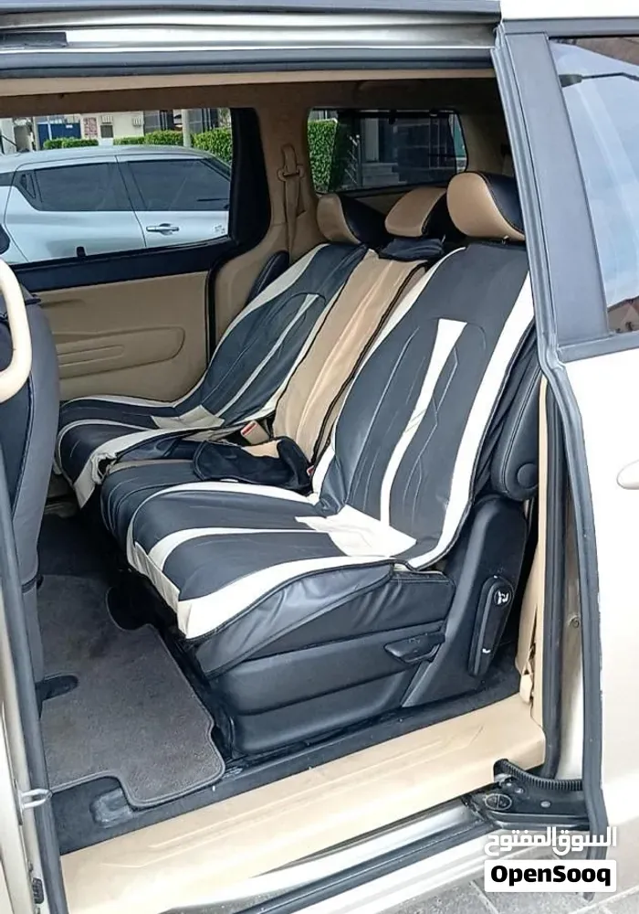 Kia Sedona 2017 photo 3
