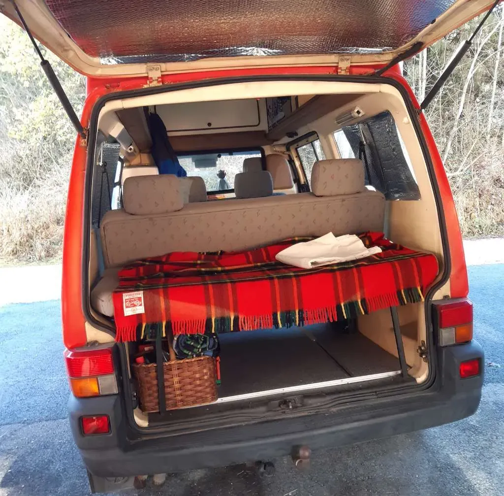 Volkswagen T4 1998 photo 2