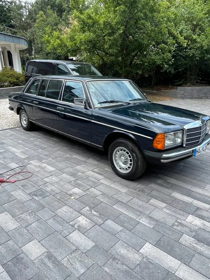 Mercedes-Benz 240