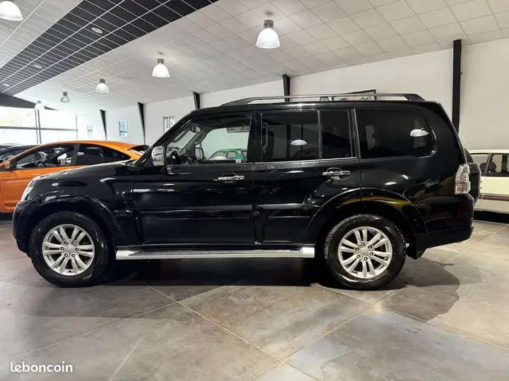 Mitsubishi Pajero 2015 photo 3