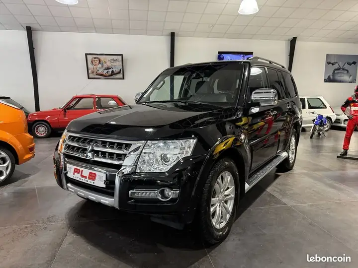 Mitsubishi Pajero 2015 photo 2
