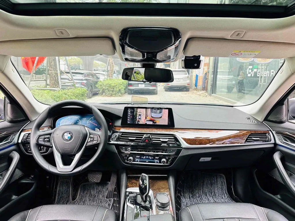 BMW 5 Series 2019 photo 5