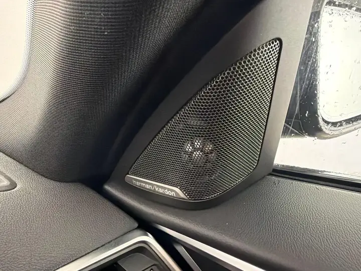 BMW I4 2022 photo 5