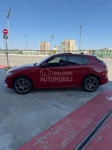 Alfa Romeo Stelvio 2022 photo 2