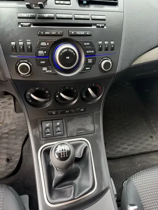 Mazda Mazda3 Sport 2012 photo 4