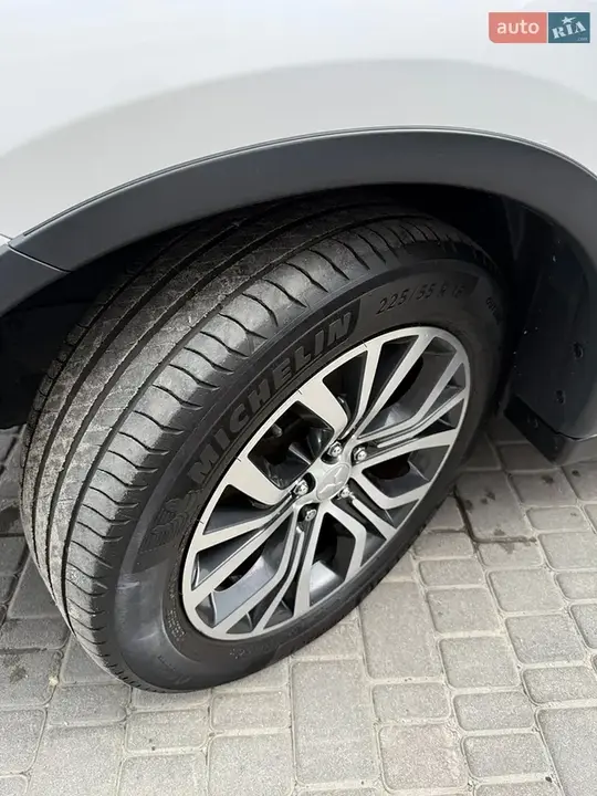 Mitsubishi Outlander 2016 photo 3