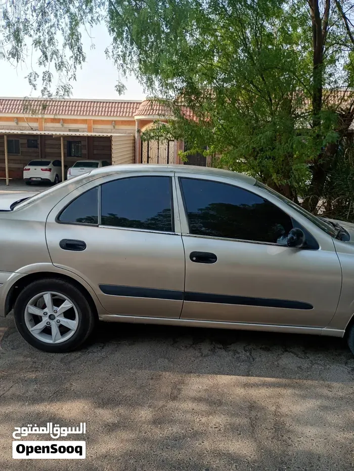 Nissan Sunny 2005 photo 2