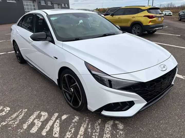 Hyundai Elantra 2022 photo 3