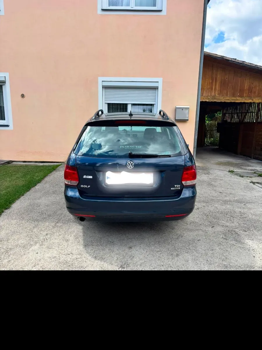 Volkswagen Golf 2010 photo 2