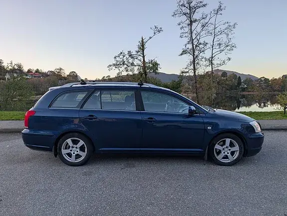 Toyota Avensis 2006 photo 5