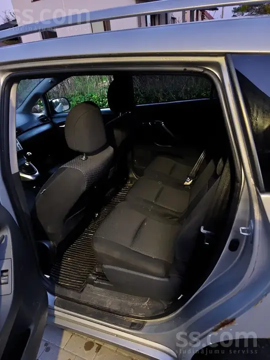 Toyota Verso 2011 photo 3
