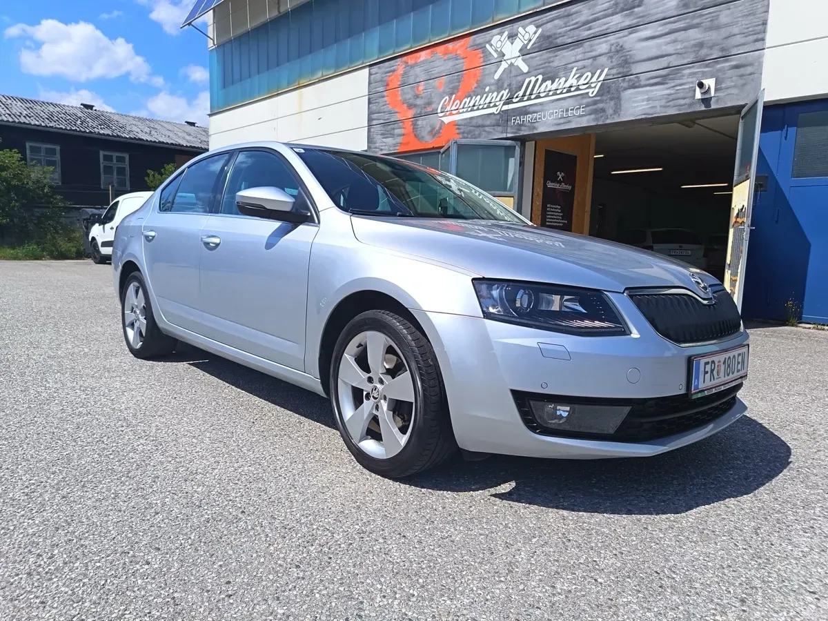 Skoda Octavia 2013 photo 2