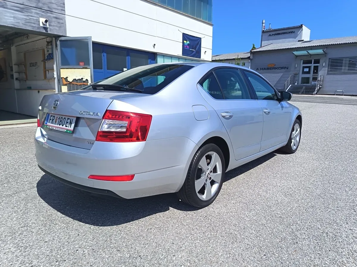 Skoda Octavia 2013 photo 3