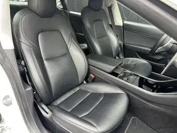 Tesla Model 3 2020 photo 3