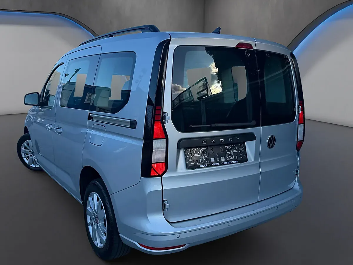 Volkswagen Caddy Life 2024 photo 3