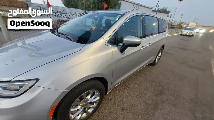 Chrysler Pacifica 2023 photo 3
