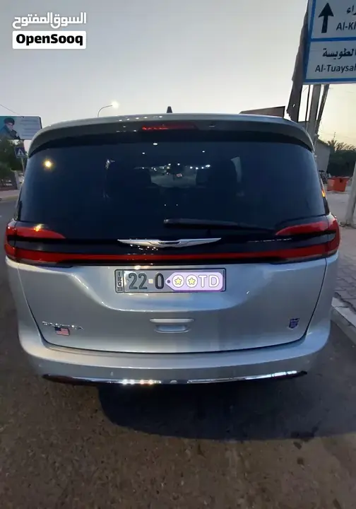 Chrysler Pacifica 2023 photo 2