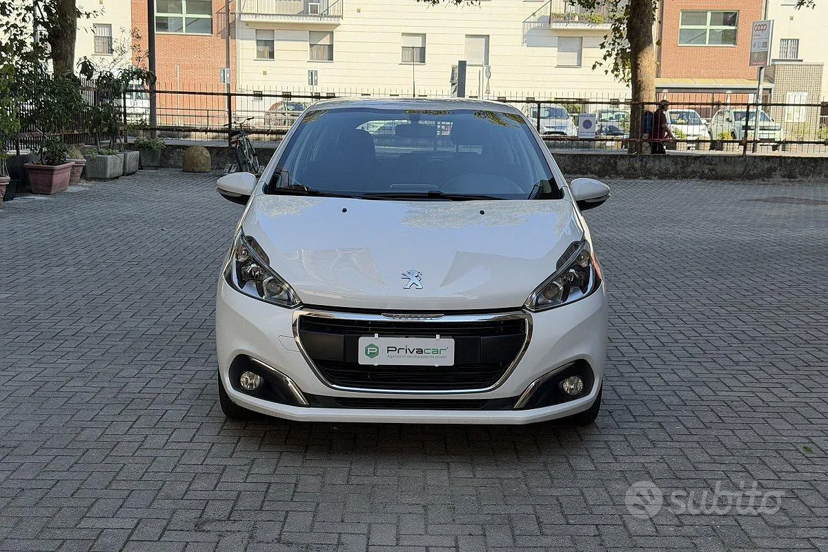 Peugeot 208 2016 photo 3