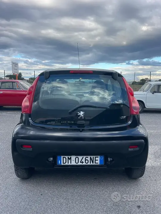 Peugeot 107 2008 photo 3