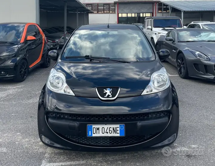Peugeot 107 2008 photo 2