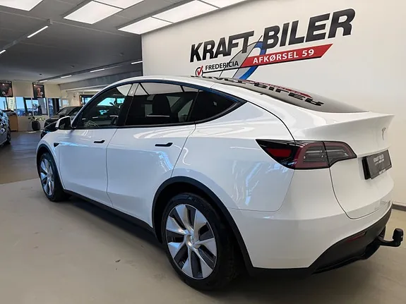 Tesla Model Y 2024 photo 4