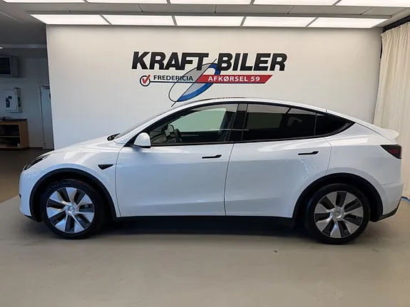 Tesla Model Y 2024 photo 3