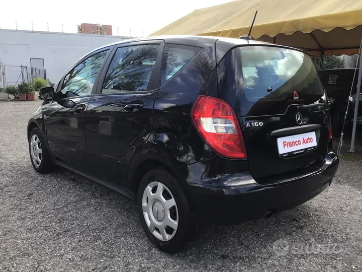 Mercedes-Benz A160 2011 photo 4