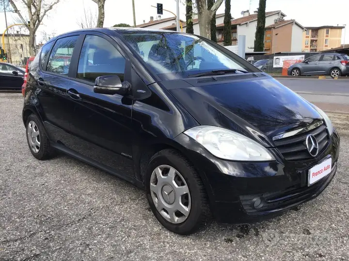 Mercedes-Benz A160 2011 photo 3