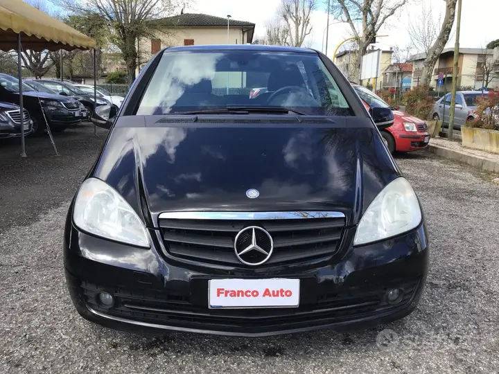 Mercedes-Benz A160 2011 photo 2