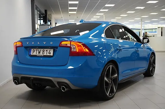 Volvo S60 2015 photo 4