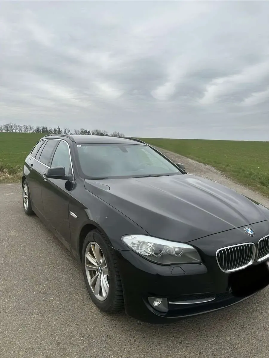 BMW 5 Series 2013 photo 2