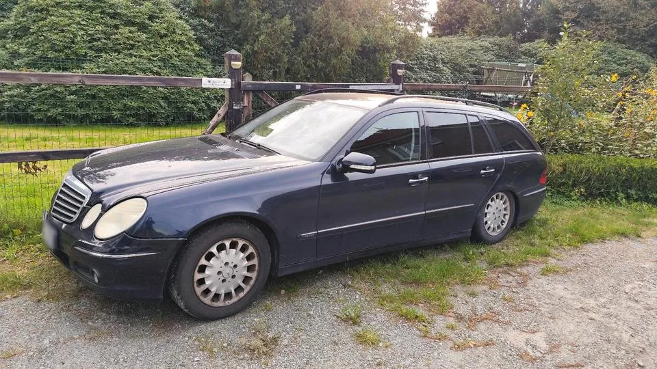 Mercedes-Benz W211