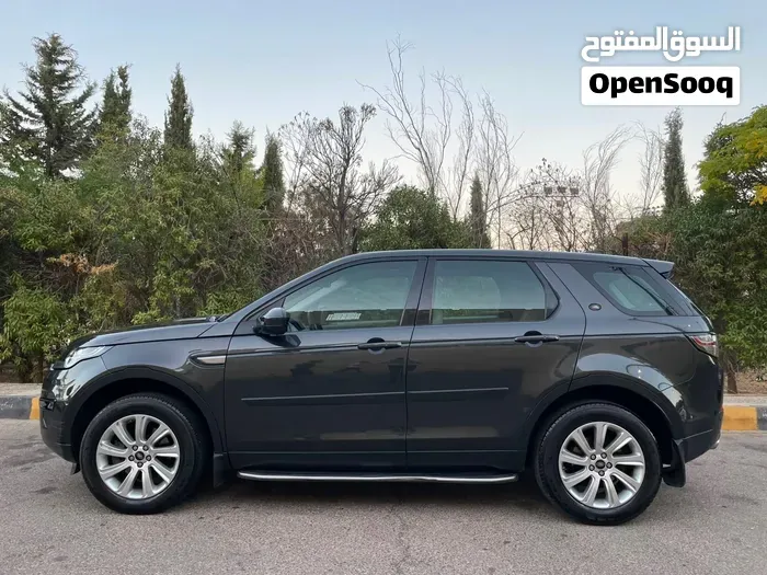 Land Rover Discovery Sport 2017 photo 4