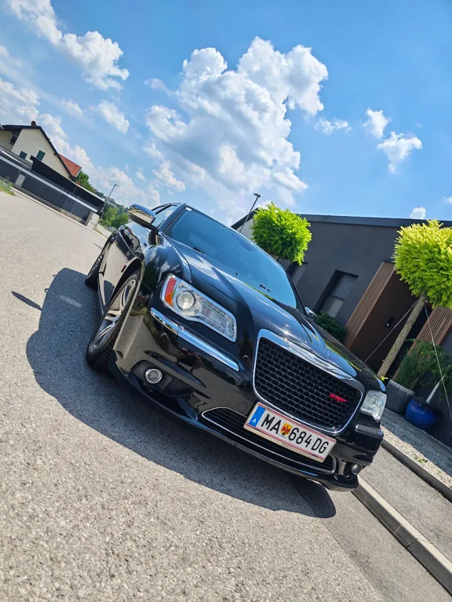 Lancia Thema 2013 photo 2
